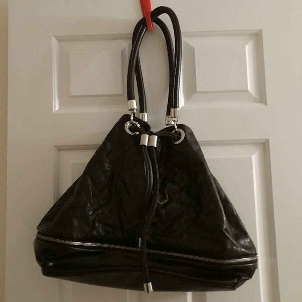Black shoulder bag